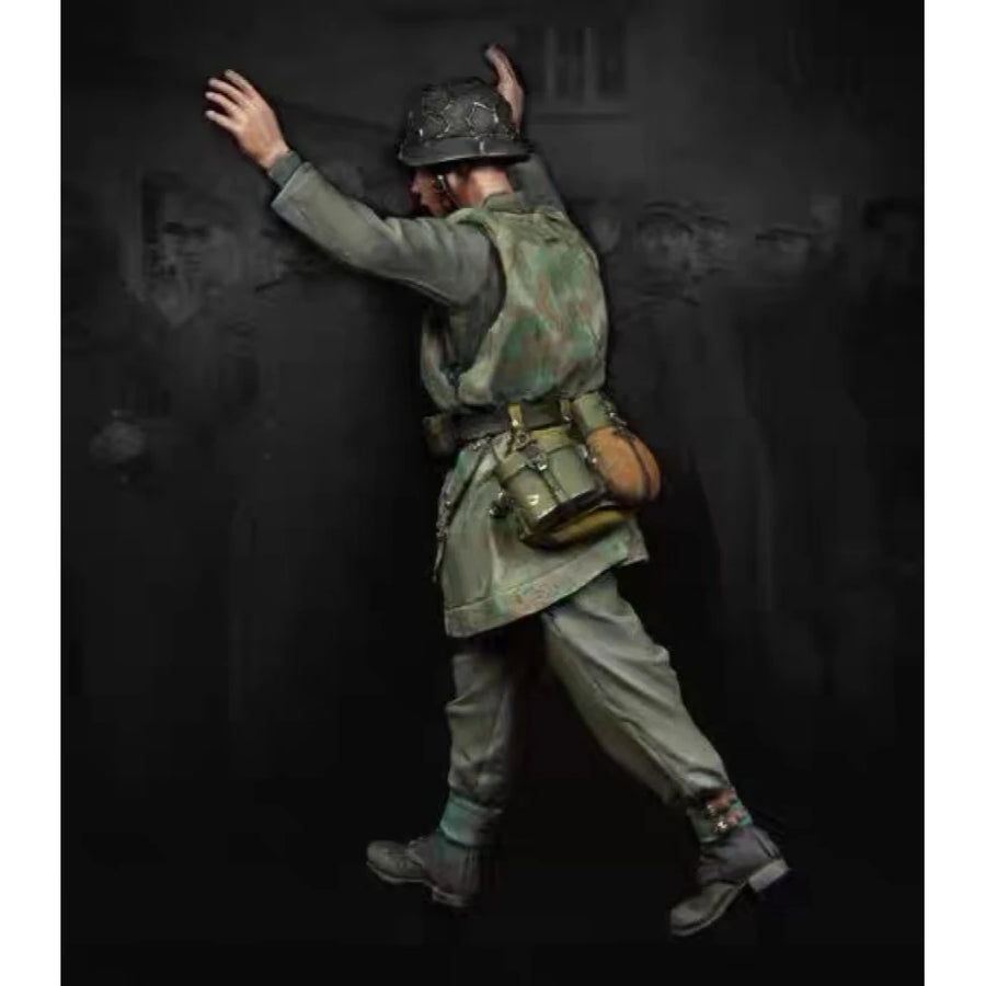 WWII German Soldier POW Surrendering 1/35 Resin Figure Kit - 1/35 resin model view 2