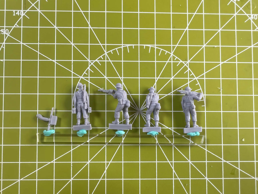 Foreign Legion Soldiers 5-Figure Set 1/72 Resin Kit - 1/72 resin model view 3