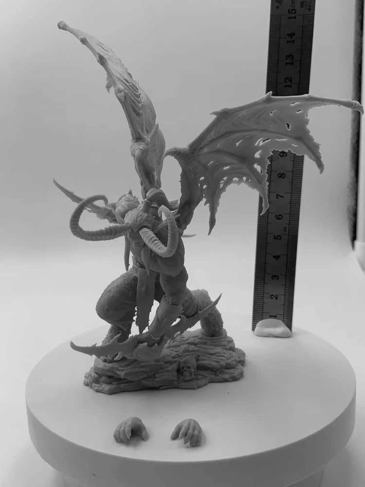 Demon Hunter Warrior with Winged Armor 1/24 Resin Figure Kit - 1/24 resin model view 6