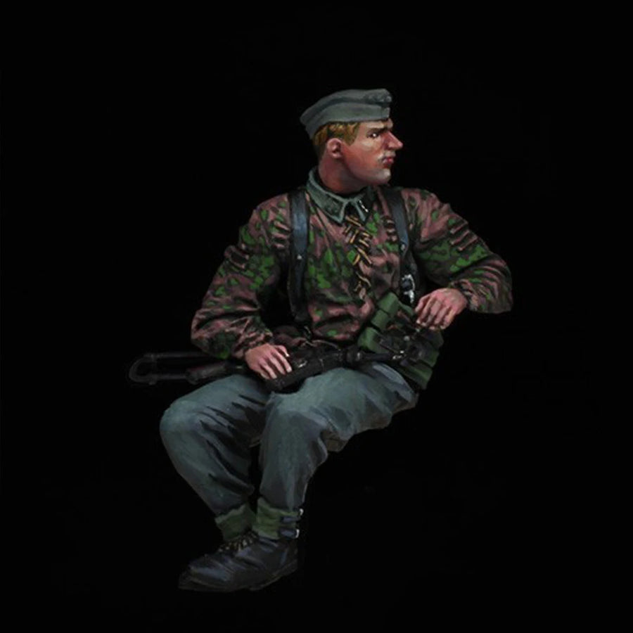 WWII German Panzergrenadier 1/35 Resin Figure Kit - 1/35 resin model view 2