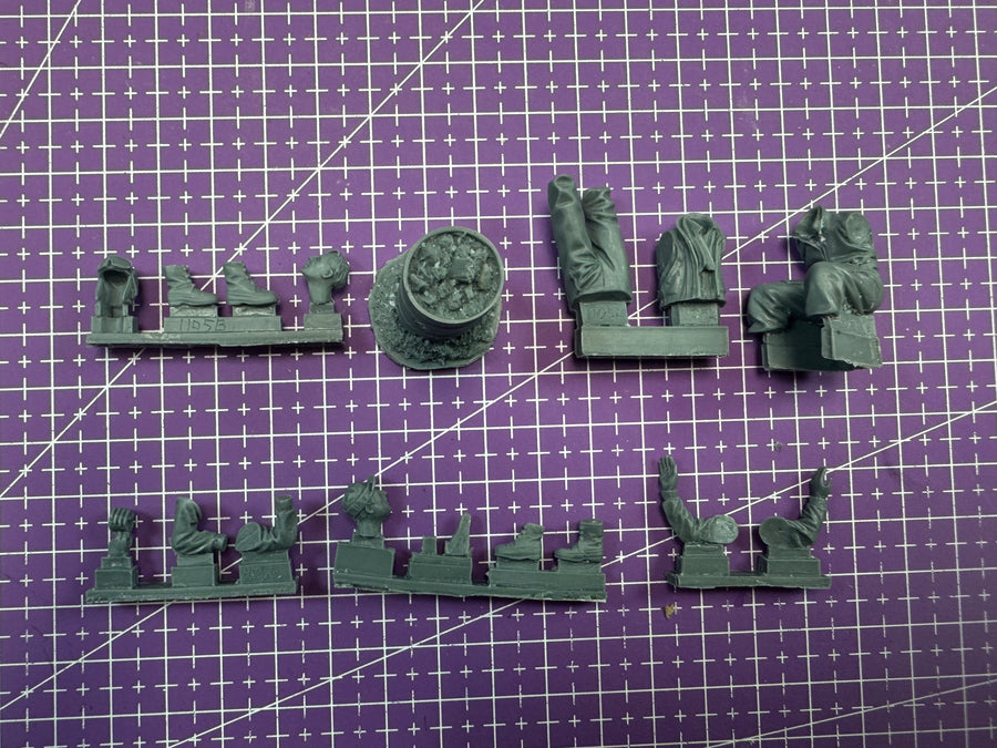 WWII German Soldiers Heating Stove Diorama Set Resin Model Kit - resin model view 2