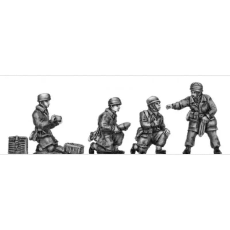 WWII German Luftwaffe Artillery Crew 1/72 Resin Figure Set - 1/72 resin model view 2