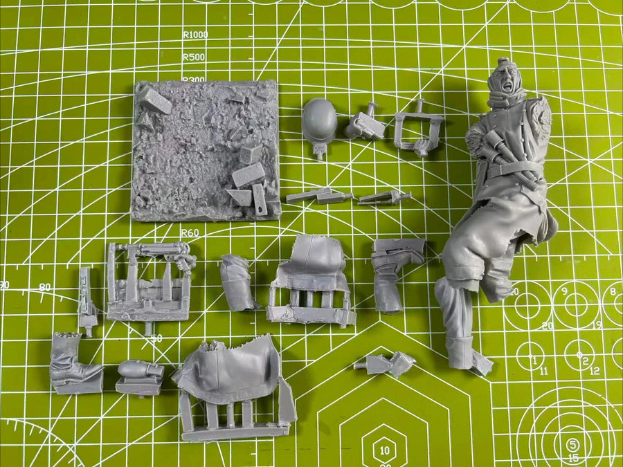 Sixth Army Soldier WWI 1/16 Scale Resin Figure Kit - 1/16 resin model view 2