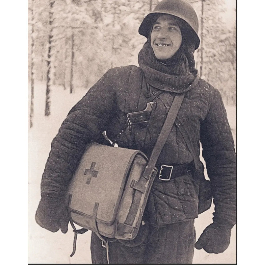 Soviet RKKA Medical Instructor Winter 1939-1945 1/35 Resin Figure - 1/35 resin model view 5