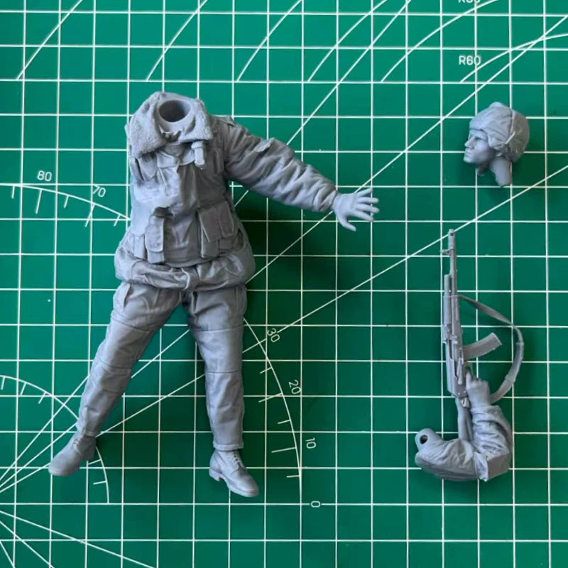Russian Internal Troops Soldier 1/16 Resin Figure Kit - 1/16 resin model view 5