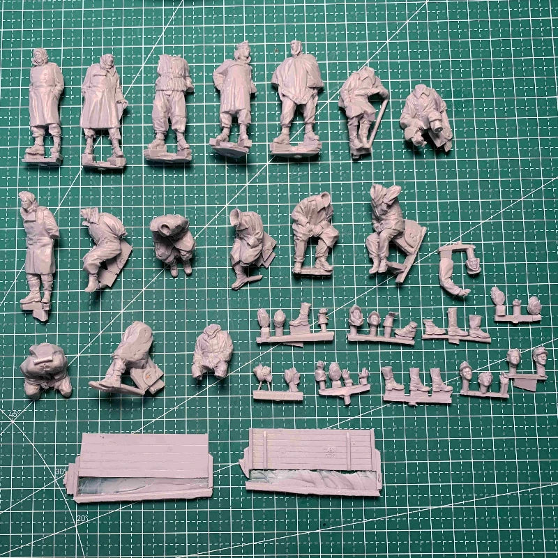 WWII Captured Soldiers 16-Figure Diorama Set 1/35 Resin Kit - 1/35 resin model view 3