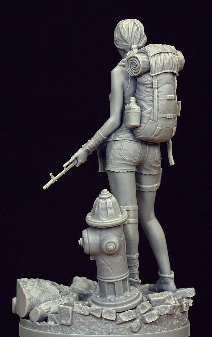 Post-Apocalyptic Female Survivor with Rifle 90mm Resin Figure - 90mm resin model view 3
