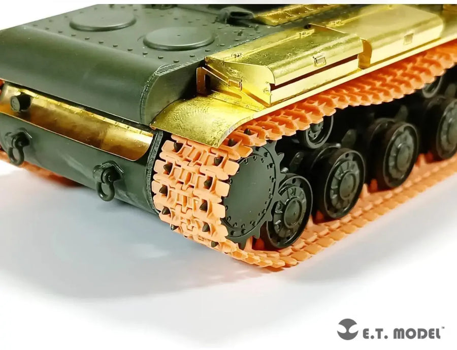 Soviet KV-2 Heavy Tank 1/35 Resin Model Kit - 1/35 resin model view 5
