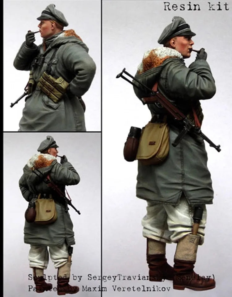 WWII Soviet Commander Kharkiv 1/16 Resin Figure Kit - 1/16 resin model view 4