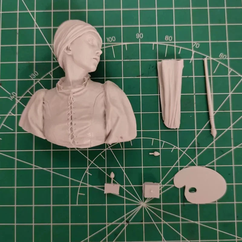 Female Portrait Busts with Pearl Necklace 1/10 Resin Set of 2 - resin model view 3