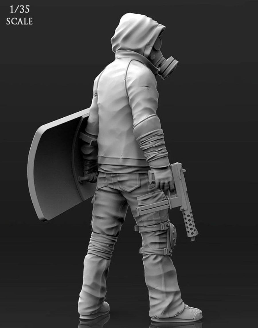 Post-Apocalyptic Survivor with Gas Mask 1/35 Resin Figure Kit - 1/35 resin model view 3