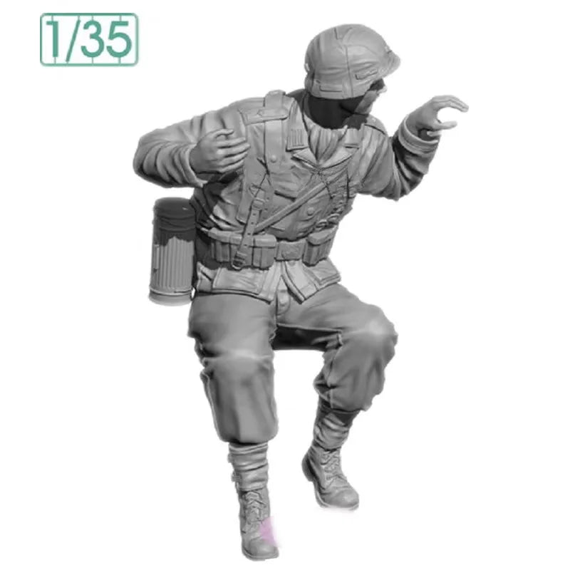 WWII German Tank Crew Loading Ammunition 1/35 Resin Figure Set - 1/35 resin model view 4
