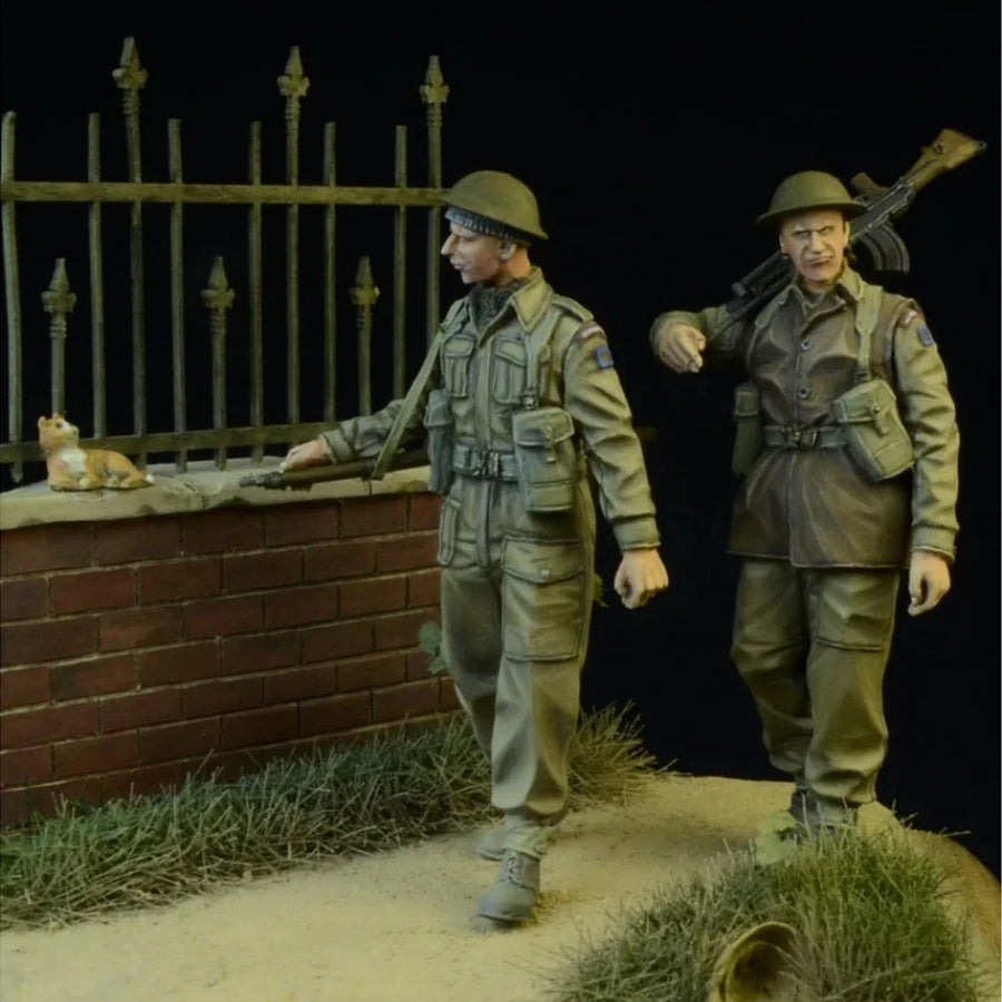 WWII British Infantry Soldiers 1/35 Resin Figure Kit - 1/35 resin model view 4