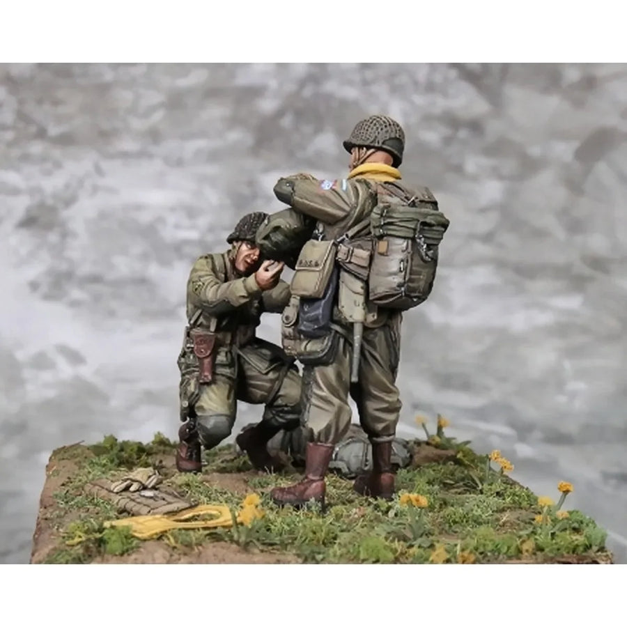 WWII American Paratroopers Officer & NCO 1/35 Resin Figure Diorama Set - 1/35 resin model view 2