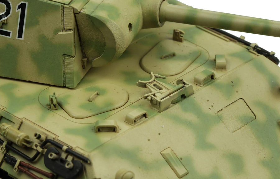 German Panther Ausf.D Tank 1/35 Scale Resin Model Kit - 1/35 resin model view 2
