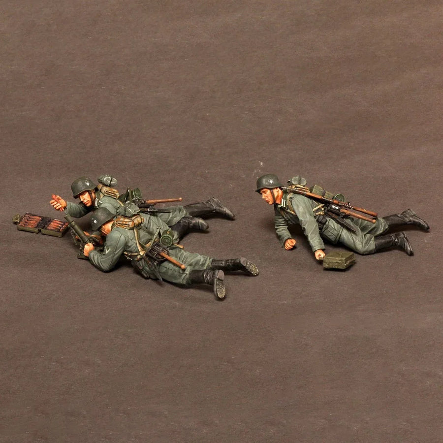WWII German Machine Gun Team 1/35 Resin Figure Kit Diorama - 1/35 resin model view 2