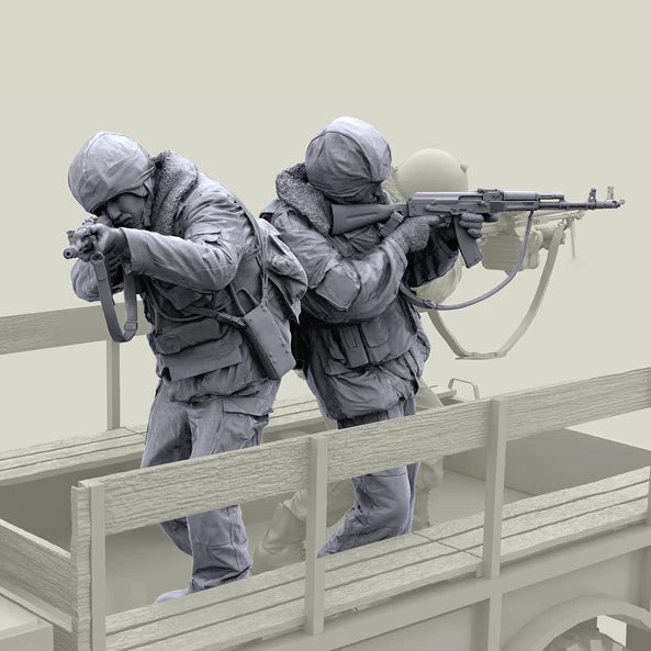 Modern Russian Soldiers with AK Rifles in Winter Gear 1/35 Resin Figure Kit