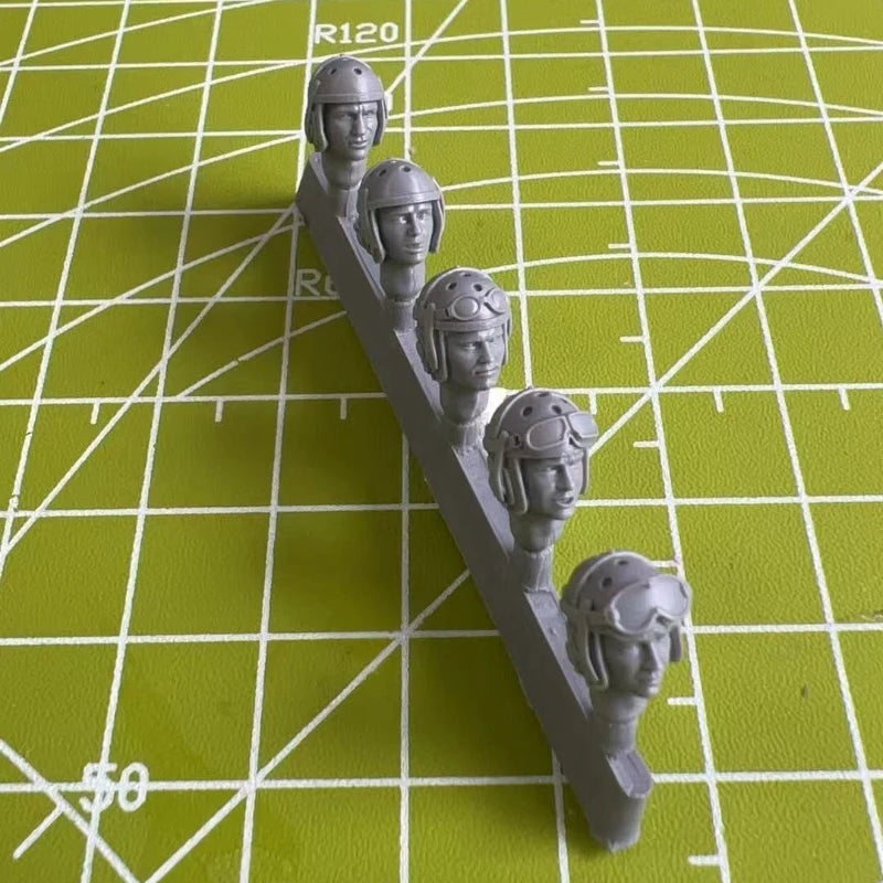WWII Pilot Helmets Replacement Set 1/35 Scale Resin Accessories Kit - 1/35 resin model view 4