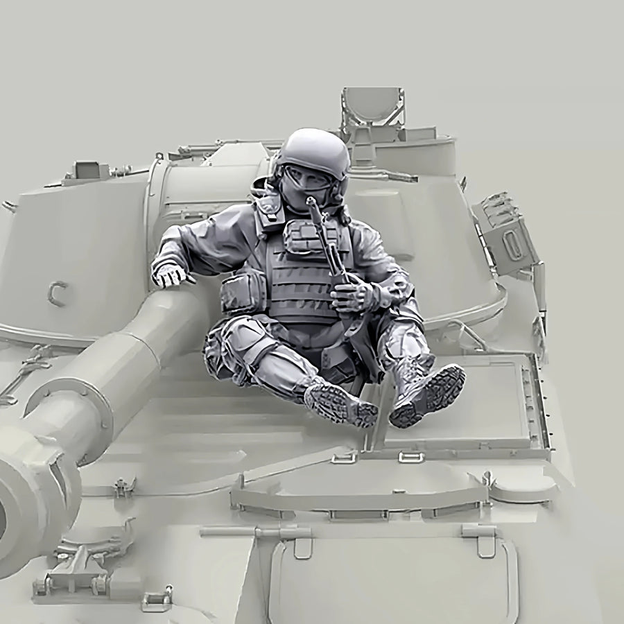 Modern Tactical Operator on Tank 1/35 Resin Figure Kit - 1/35 resin model view 2