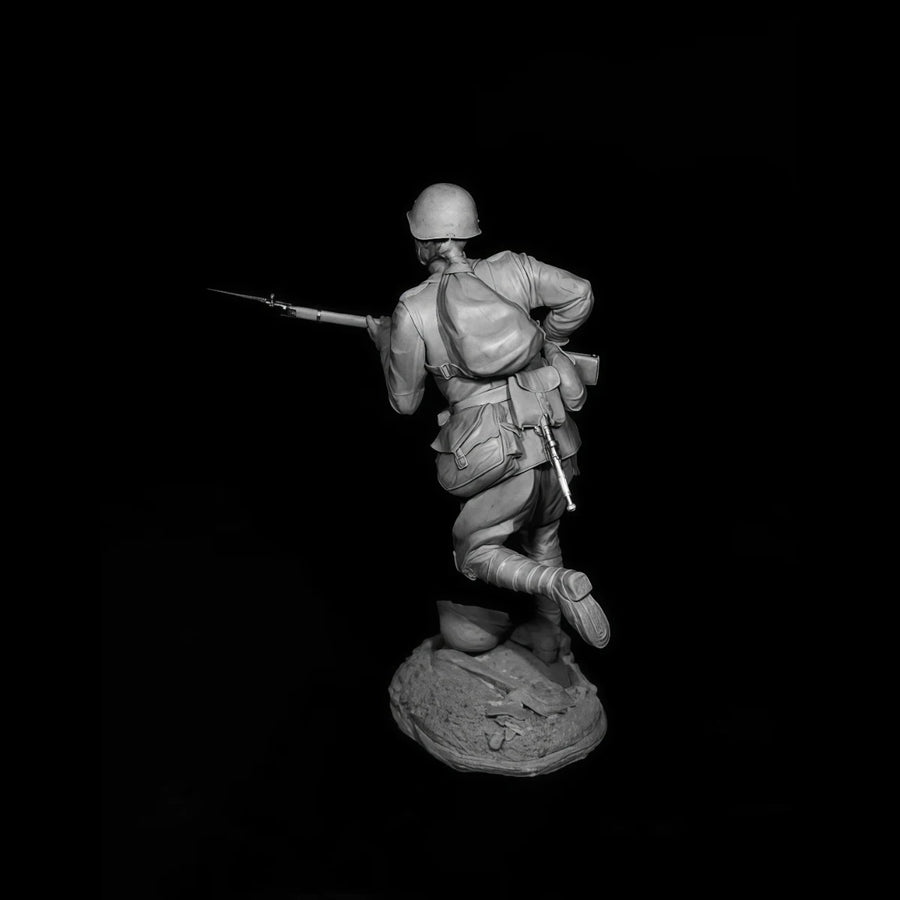 WWI British Soldier Advancing 1/24 Resin Figure - 1/24 resin model view 4