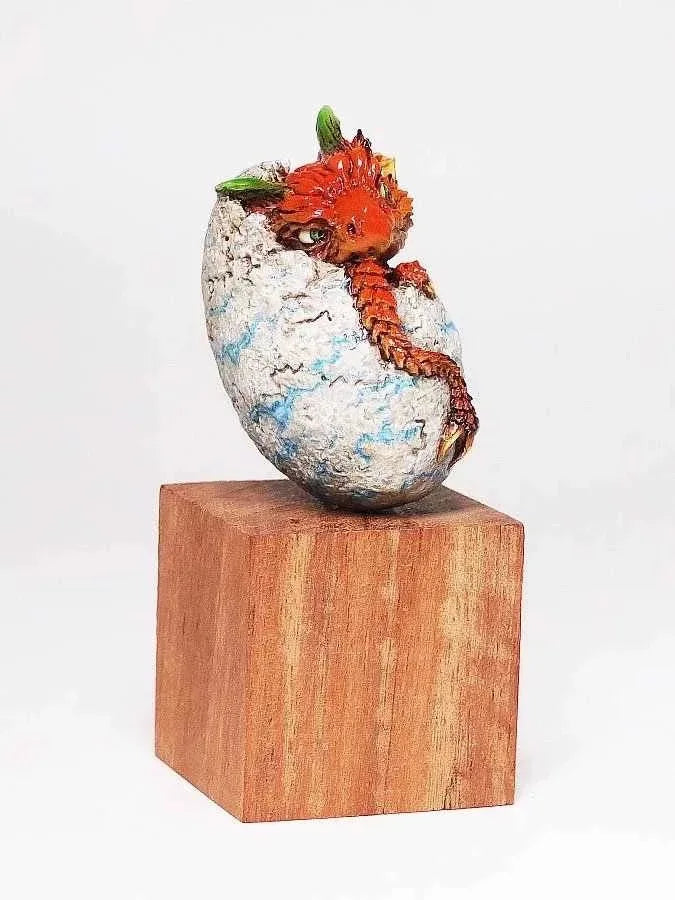 Dragon Hatchling Egg Breaking 40mm Resin Character Figure - 40mm resin model view 2