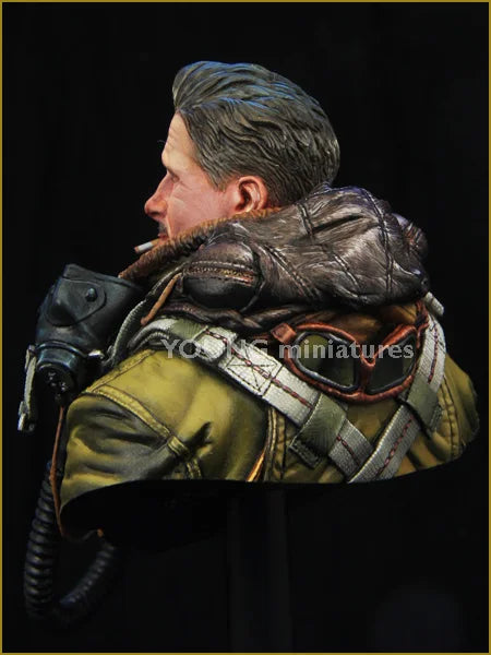 WWII RAF Bomber Pilot 1/35 Resin Bust Figure - 1/35 resin model view 4