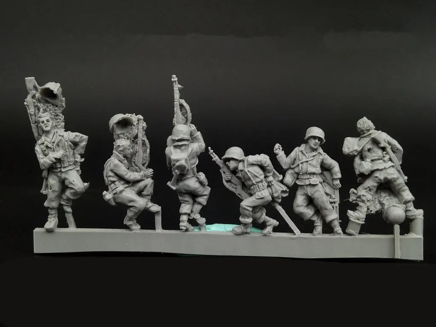 WWII US Army Infantry Casualties Wounded Fallen 1/72 Resin Figure Set - resin model view 2