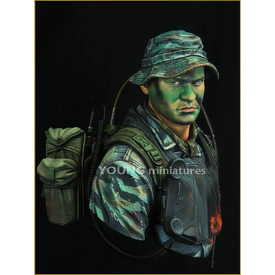 Vietnam War Era Operator with Tiger-Stripe Camo 1/10 Resin Bust Kit - resin model view 2