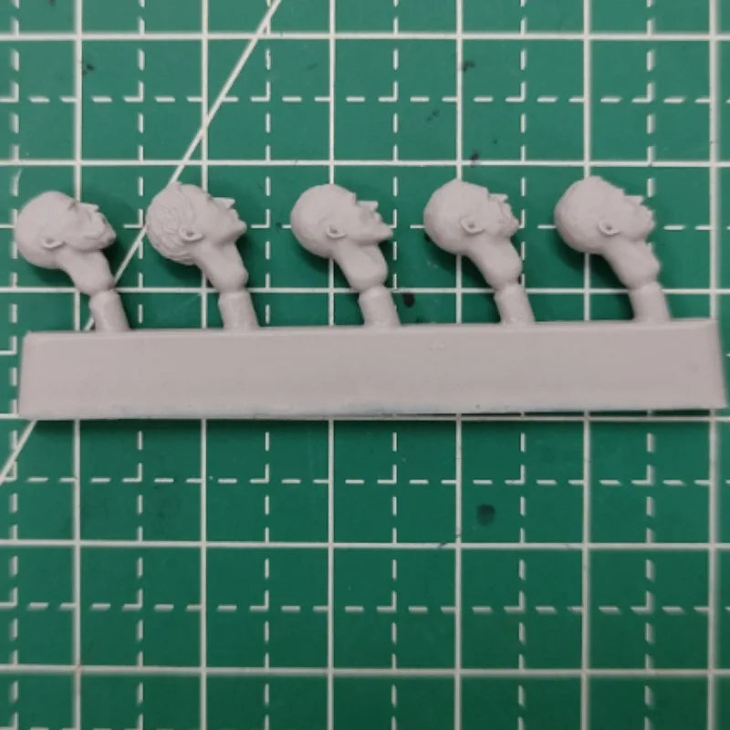 Male Head Set Variety Pack 1/35 Resin Bust Kit (5 Heads) - resin model view 2