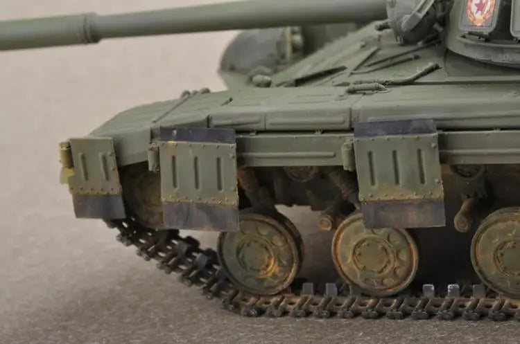 Soviet T-64 Mod.1972 Main Battle Tank 1/35 Resin Model Kit - 1/35 resin model view 5