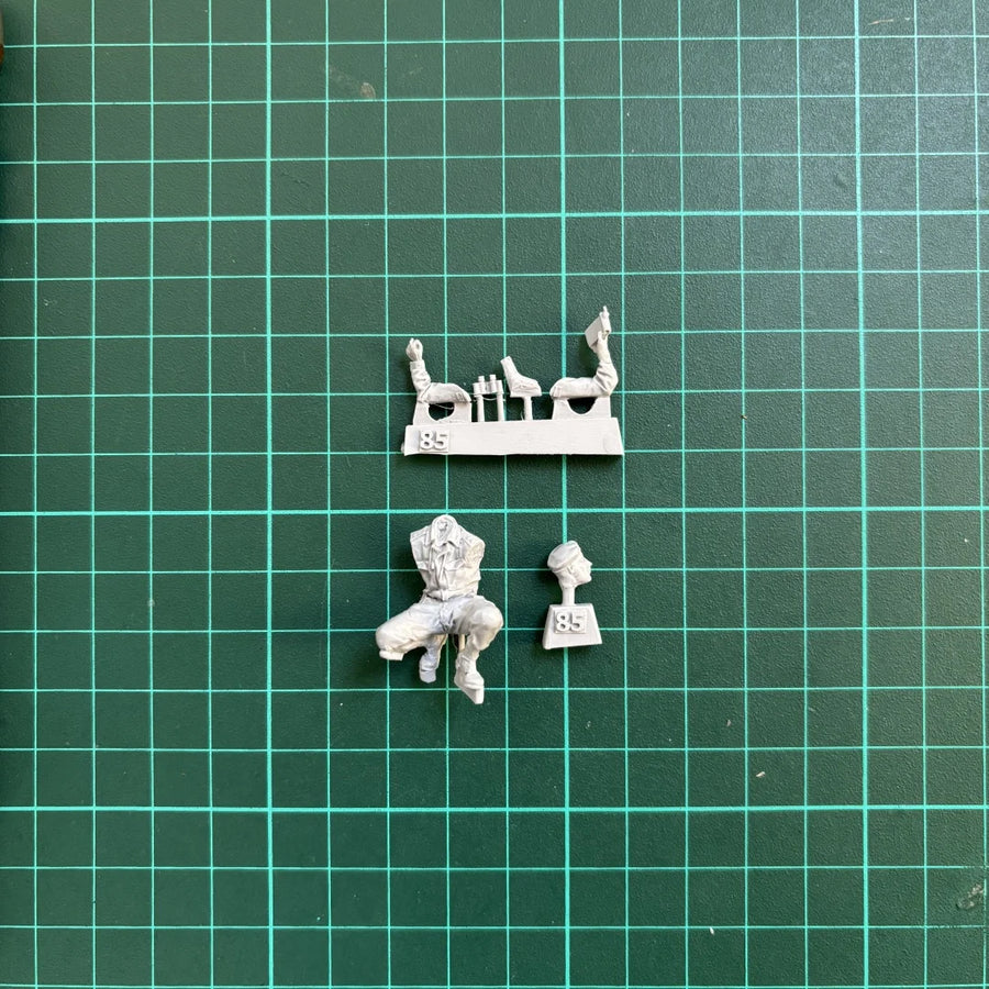 British Officer Normandy 1944 1/35 Resin Figure Kit - 1/35 resin model view 4
