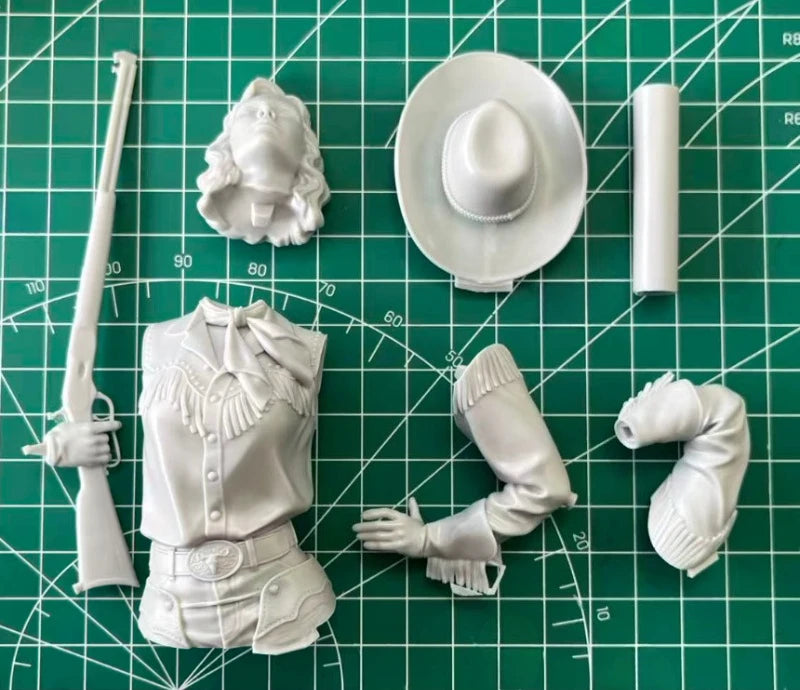 Cowgirl Sharpshooter with Rifle 1/10 Resin Bust - 1/10 resin model view 5