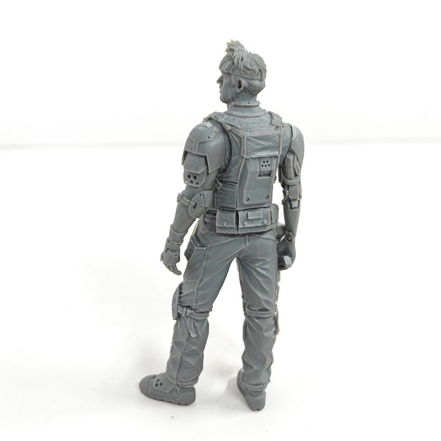 Sci-Fi Soldier with Rifle 28mm Resin Figure Kit - 28mm resin model view 4