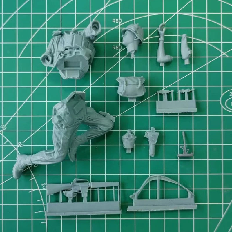 Vietnam War US Army Infantry Soldier 1/16 Resin Figure Kit - 1/16 resin model view 5