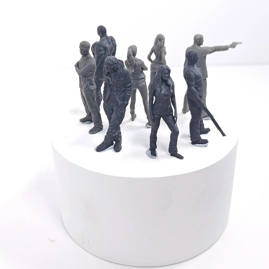 Zombie Apocalypse Survivor Team 1/35 Scale Resin Figure Set - 1/35 resin model view 5