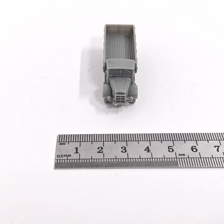 Soviet Komintern Tracked Artillery Truck 1/144 Resin Model Kit - 1/144 resin model view 3