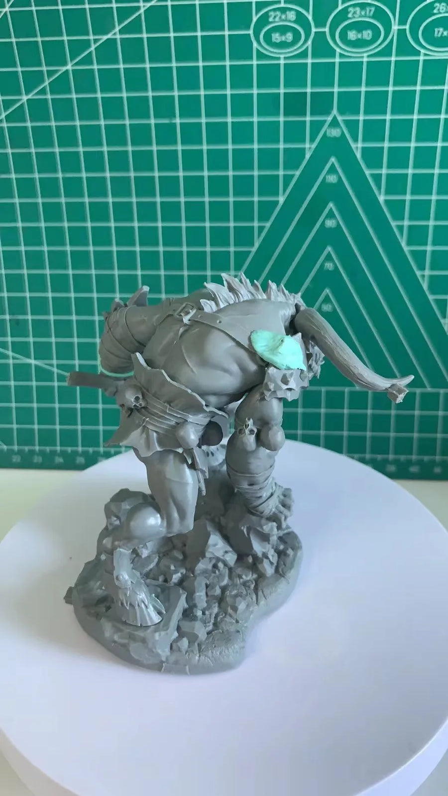 Bullhead Beast Warrior 1/24 Scale Resin Model Figure Kit - 1/24 resin model view 3