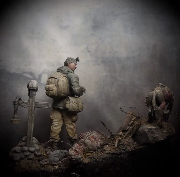 Post-Apocalyptic Stalker with Mutant Creature Diorama 1/35 Resin Figure Kit - resin model view 4