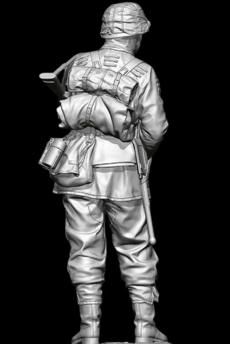 WWII German Soldier Rifleman 1/10 Scale Resin Figure Kit - 1/10 resin model view 2