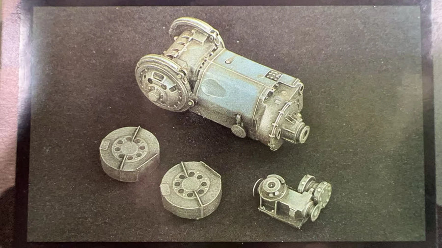 Leopard Tank Transmission 1/35 Resin Model Kit - 1/35 resin model view 2