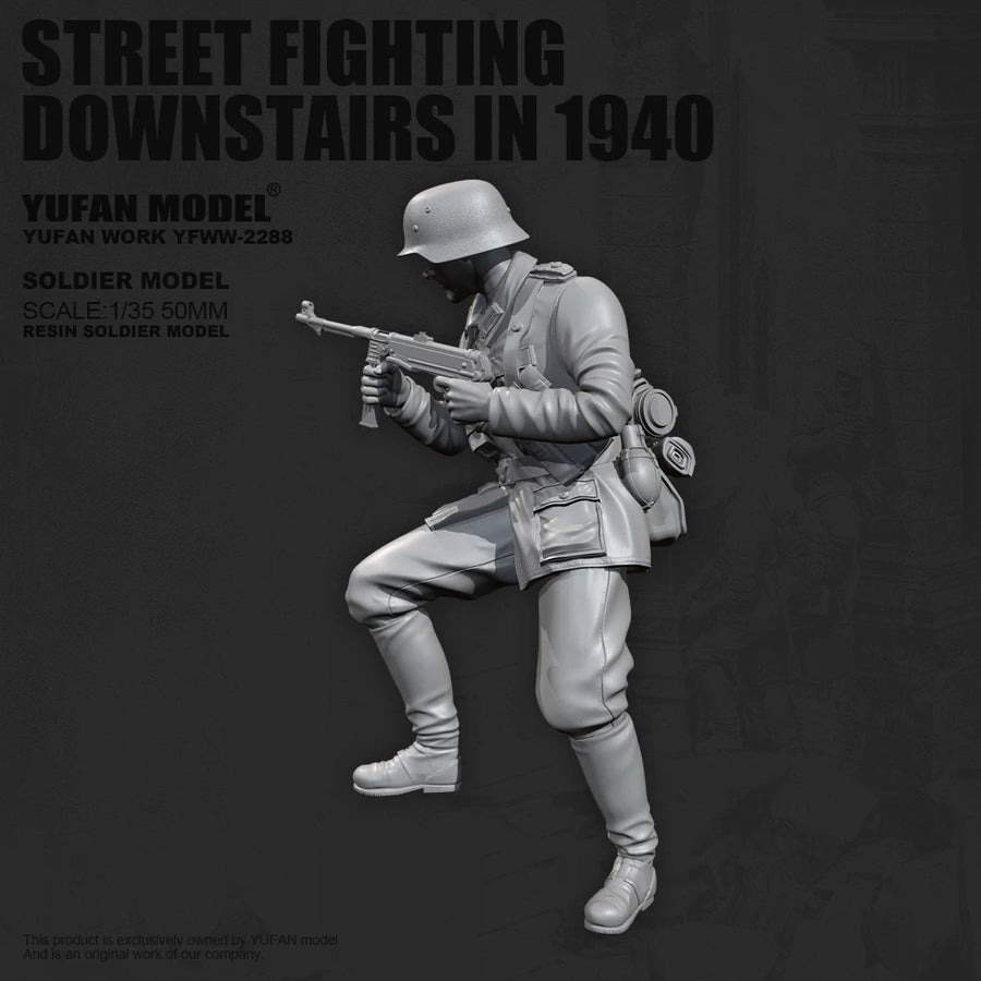 WWII German Soldier Street Combat 1940 1/35 Resin Figure Kit - 1/35 resin model view 3