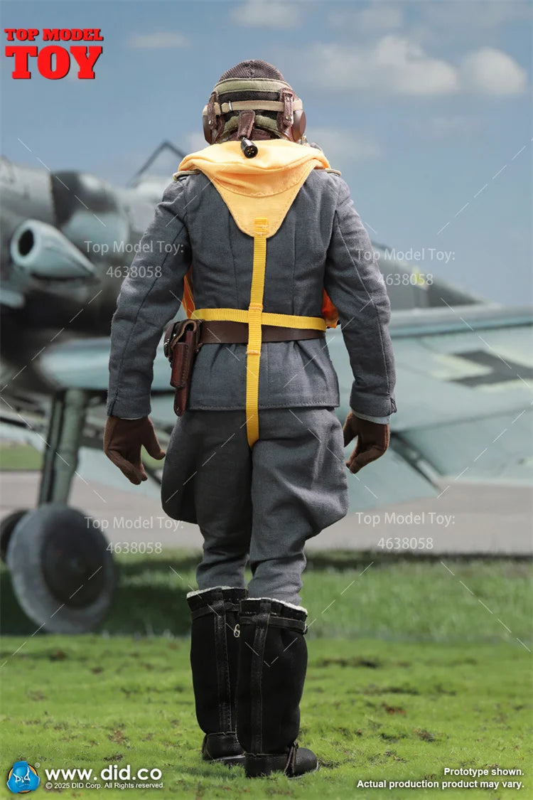 WWII German Luftwaffe Fighter Ace Pilot 1/6 Resin Figure - 1/6 resin model view 3