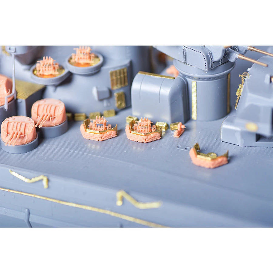IJN Yamato Battleship 1/350 Resin Model Kit with Diorama Base - 1/350 resin model view 4