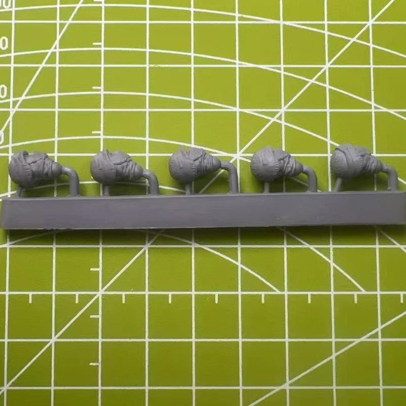 5Pcs Military Soldier Helmeted Head Replacement 1/35 Resin Figure Kit - 1/35 resin model view 2