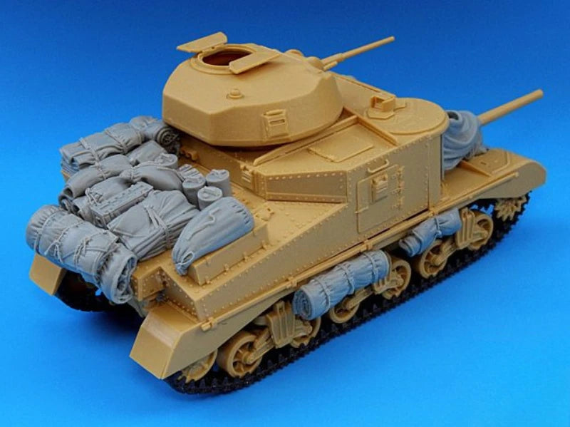 M4 Sherman Tank with Stowage 1/35 Resin Model Kit - 1/35 resin model view 2
