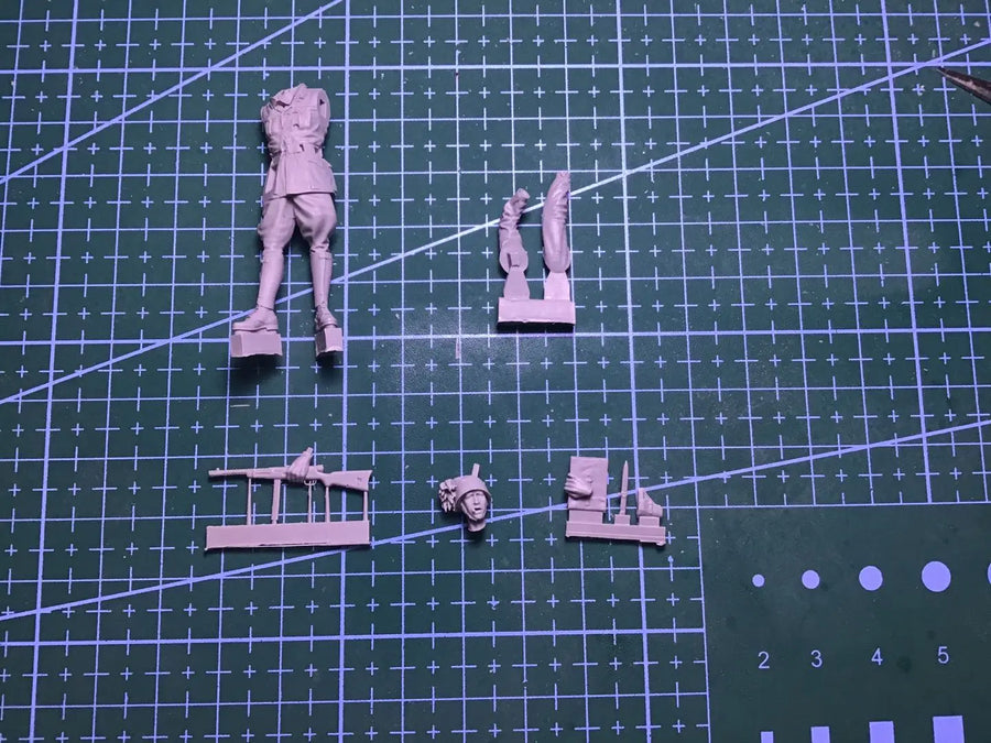 WWI Italian Soldier Agheila 1/35 Resin Figure Kit - 1/35 resin model view 2