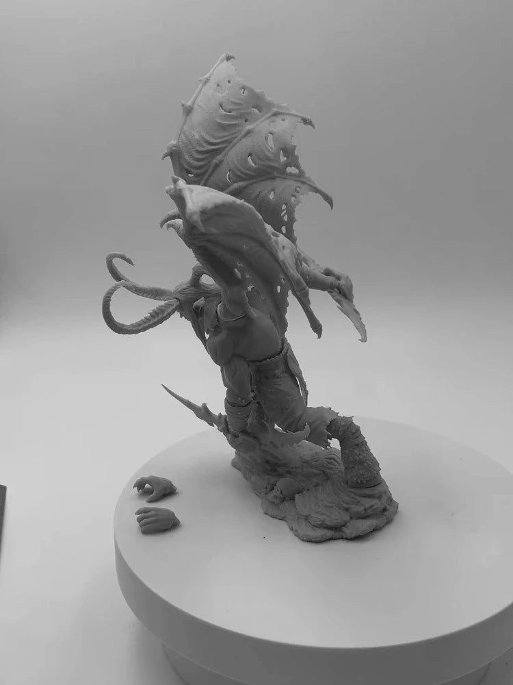 Demon Hunter Warrior with Winged Armor 1/24 Resin Figure Kit - 1/24 resin model view 5