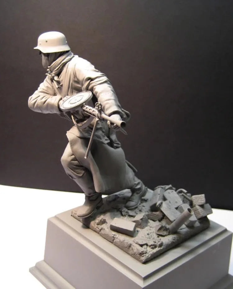Sixth Army Soldier WWI 1/16 Scale Resin Figure Kit - 1/16 resin model view 5