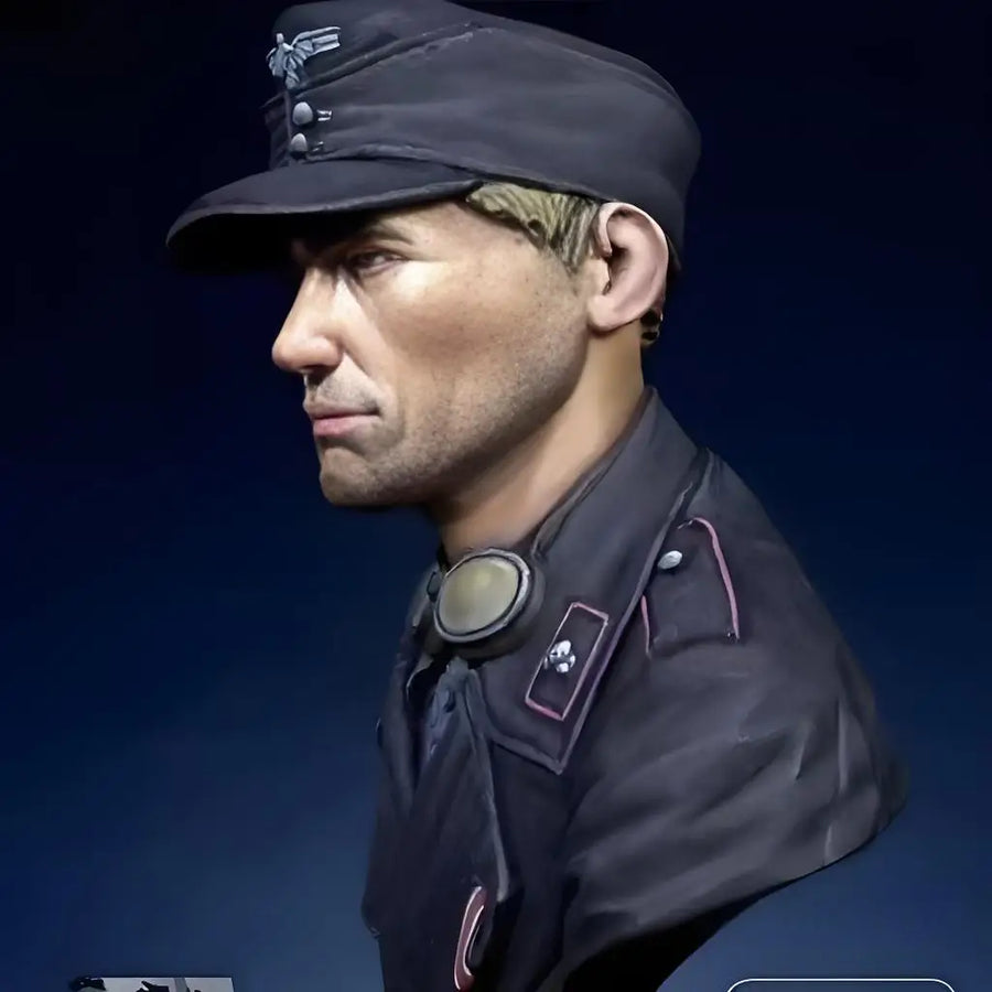 WWII German Pilot Officer 1/16 Resin Bust Figure - 1/16 resin model view 2