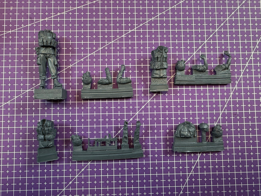 British Warrior Crew U.N. Desert Storm 1/25 Resin Figure Set - 1/25 resin model view 3
